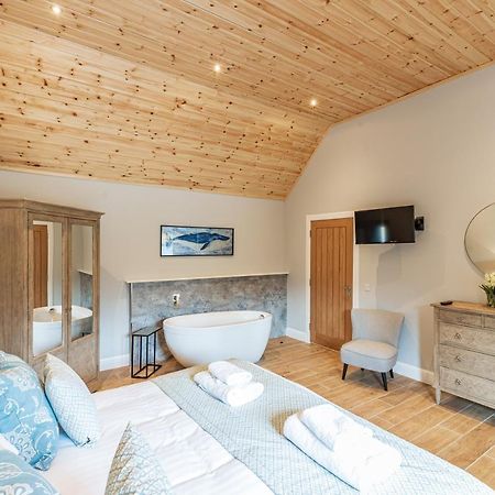 Osprey Lodge 1 With Hot Tub ニュートン・スチュワート エクステリア 写真