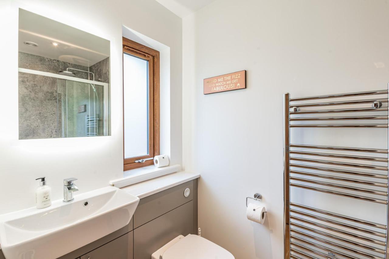 Osprey Lodge 1 With Hot Tub ニュートン・スチュワート エクステリア 写真