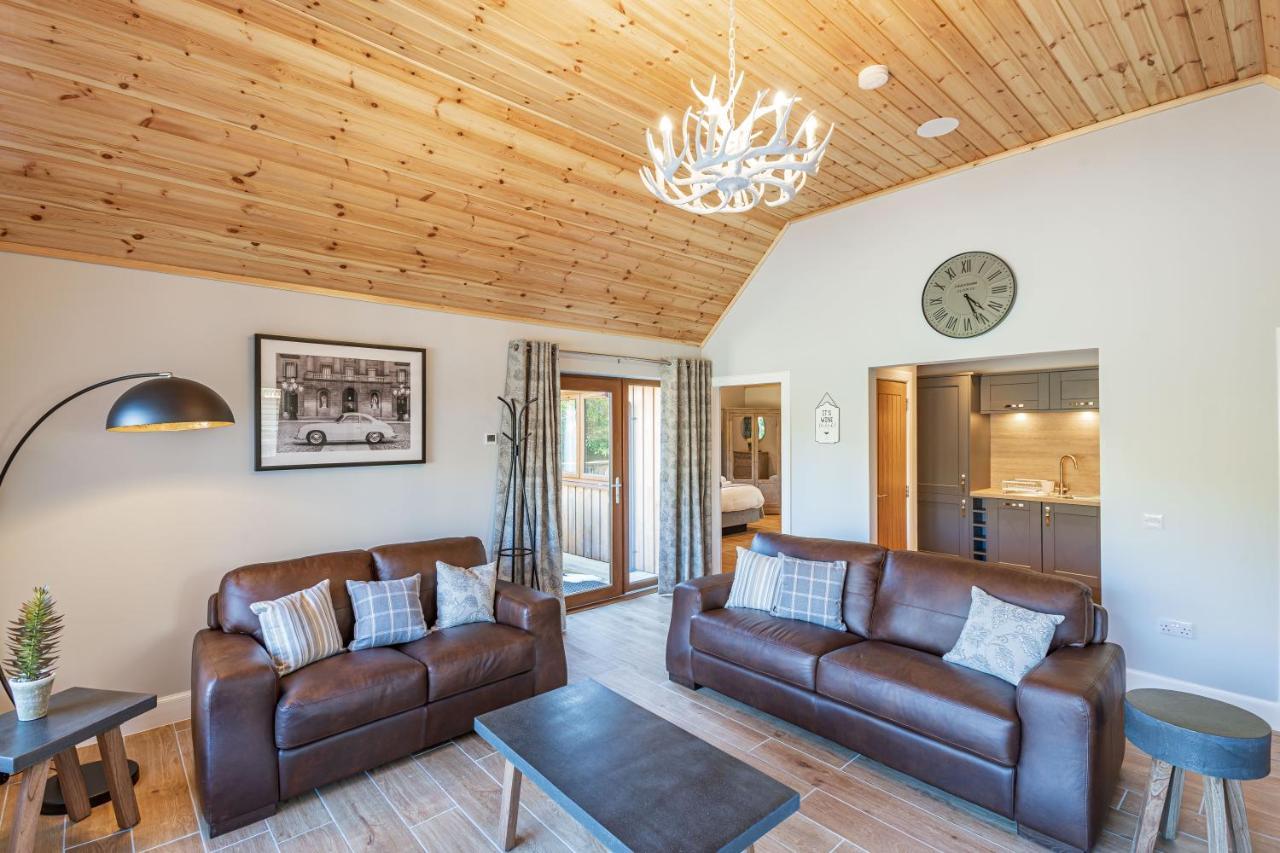 Osprey Lodge 1 With Hot Tub ニュートン・スチュワート エクステリア 写真