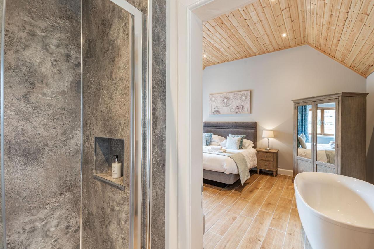 Osprey Lodge 1 With Hot Tub ニュートン・スチュワート エクステリア 写真