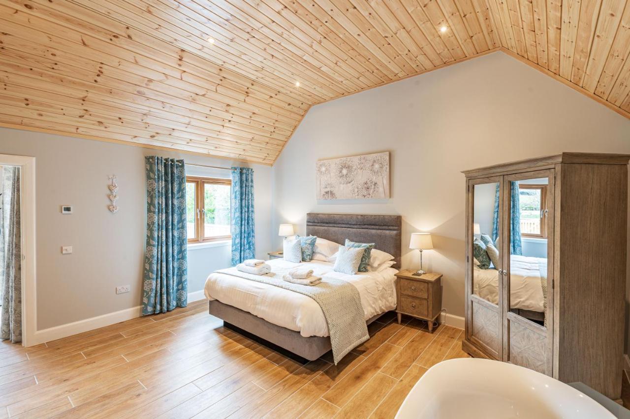 Osprey Lodge 1 With Hot Tub ニュートン・スチュワート エクステリア 写真